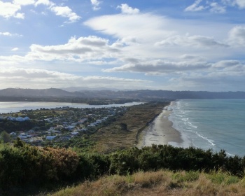 Looking north down along Wiahi Beach from bowentown