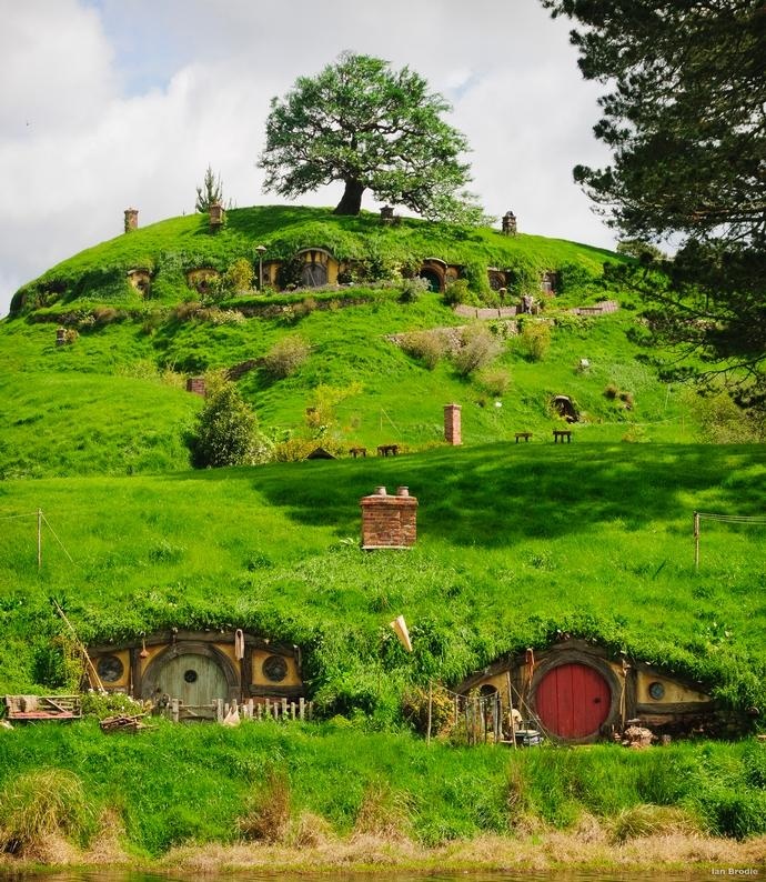 Hobbiton Movie Set